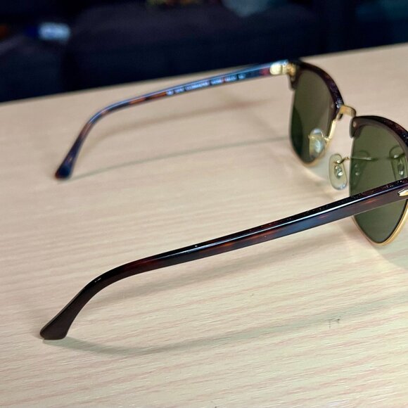 Ray-Ban Clubmaster RB3016 W0366-Tortoise/Gold, Mint w/Case main image 4
